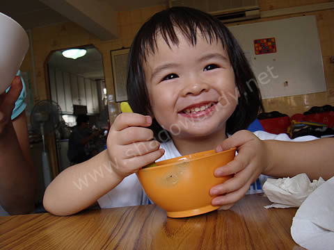 Cute yy having her meal