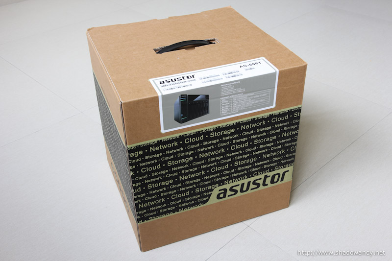 ASUSTOR AS-606T - The brown package of ASUSTOR AS-606T. It is pretty heavy!