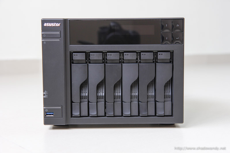 ASUSTOR AS-606T - Front view of the AS-606T