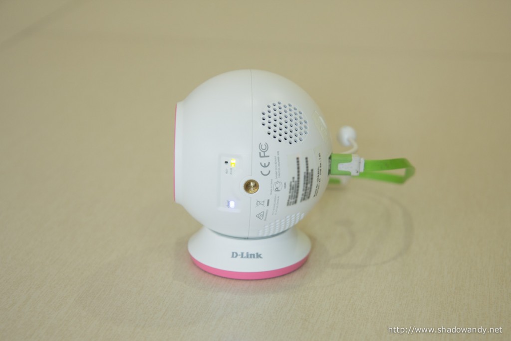 The LED statuses at the bottom of the D-Link WiFi Baby Camera keep you informed of its operation state.