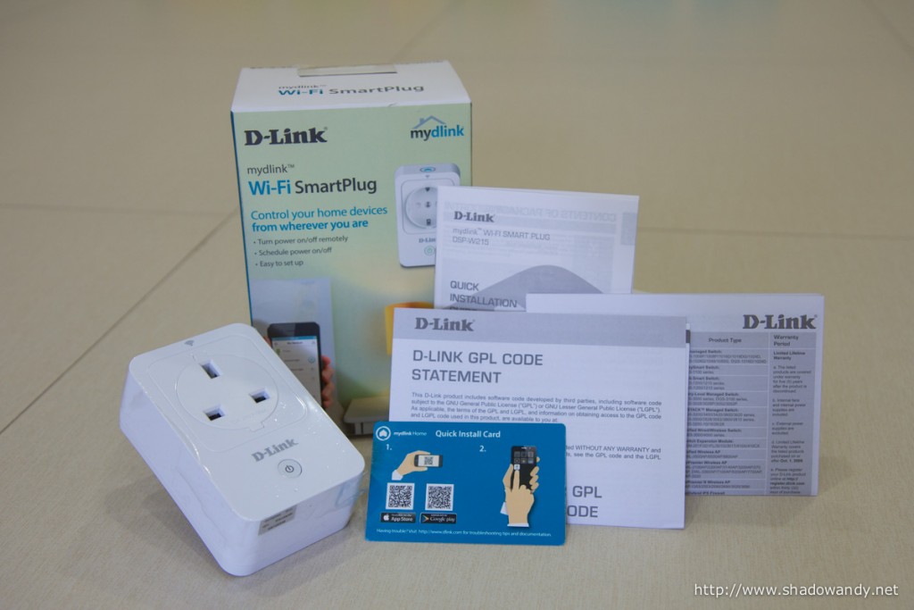 Package comprise WiFi Smart Plug, Quick Install Card, Quick Installation Guide and miscellaneous leaflets.