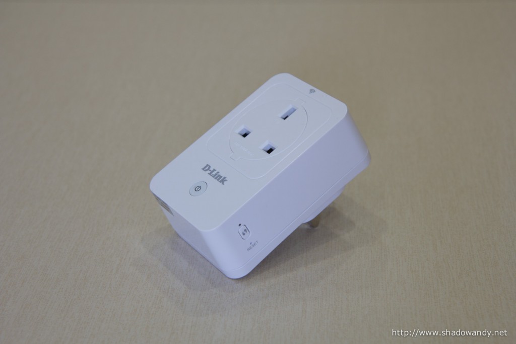WPS and Reset button on the side of the D-Link WiFi Smart Plug.