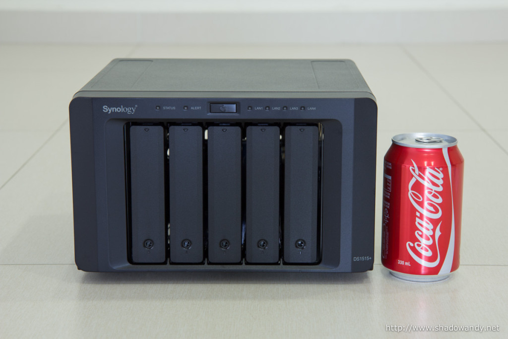 Comparing the size of the DS1515+ with a can of 330ml Coke. The DS1515+ is actually quite compact.