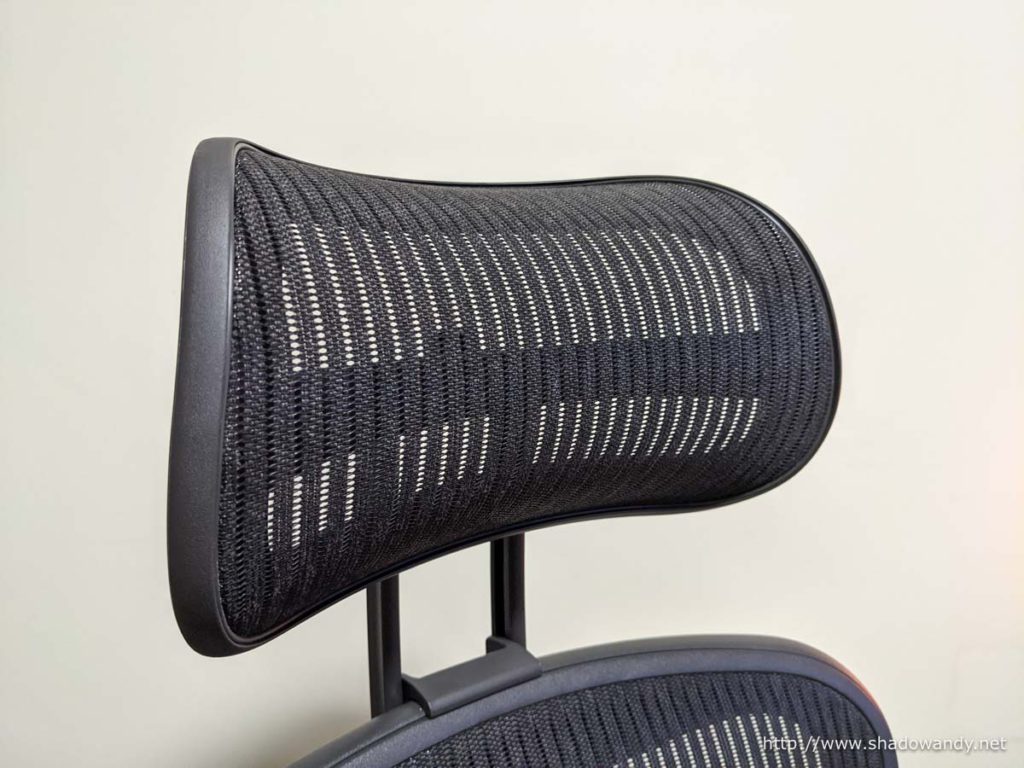 Attached the Atlas head support to the Herman Miller Aeron chair (classic).