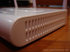 Aztech WL950RT4 - Ventilation holes at the sides