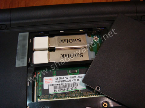 Flash drive installed on the internal usb hub