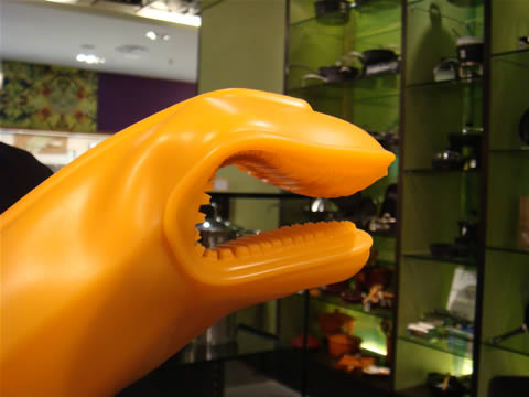 Side view of glove snake