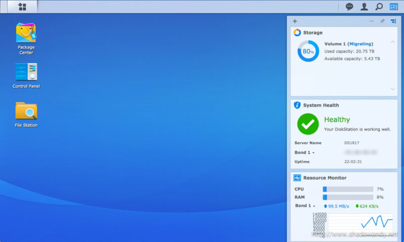 The source NAS (DS1817+) highlighted the volume in migrating status.
