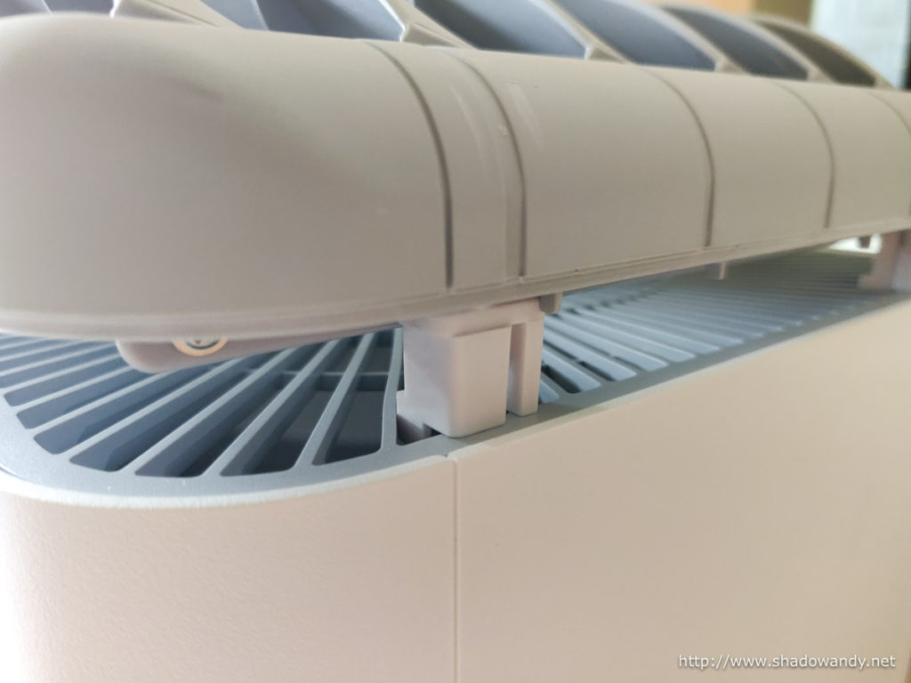 It clips onto the top of the Xiaomi Air Purifier 3H.